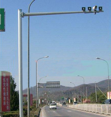 L型八角電警立（lì）杆