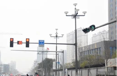 道路（lù）交通信號杆